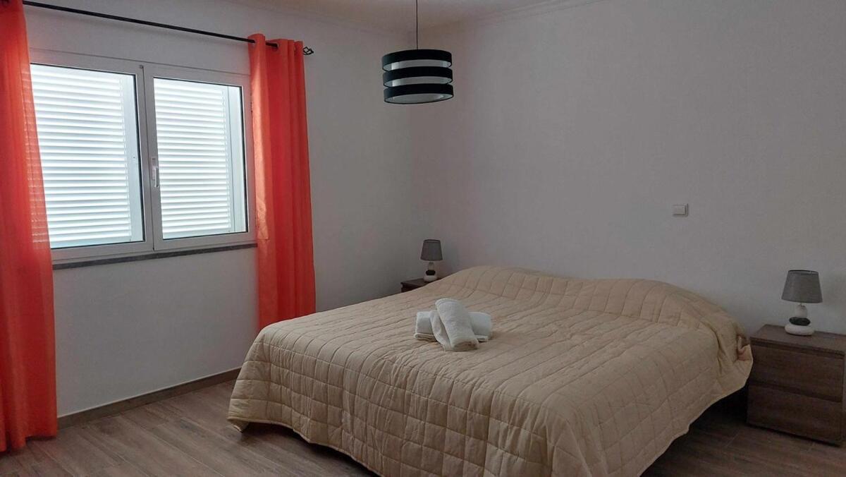 Portinho Ii-modern With Balcony Facing The Sea