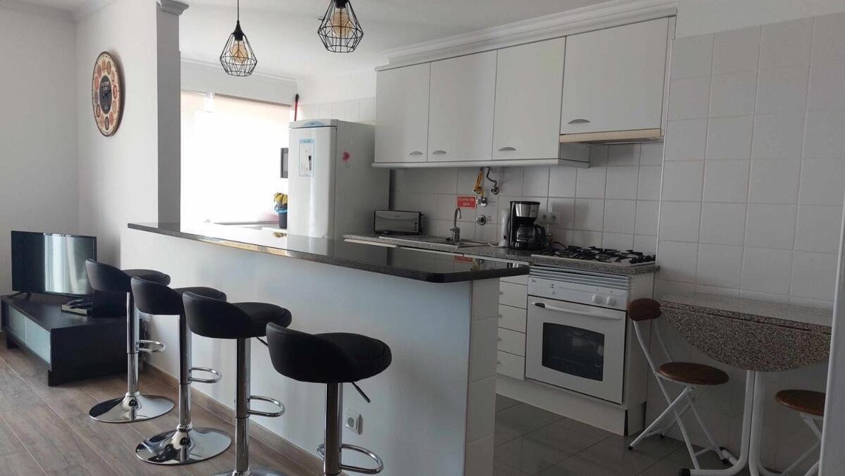 Portinho Ii-modern With Balcony Facing The Sea Apartment *